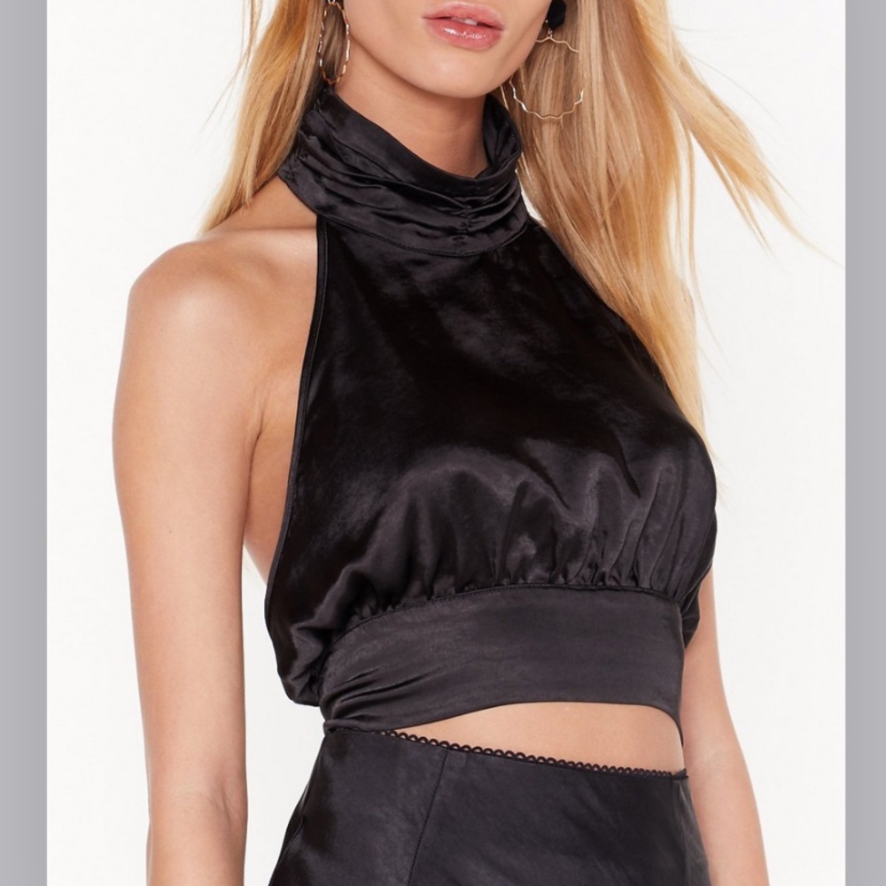 NWT 🤩
Nasty Gal backless satin crop top